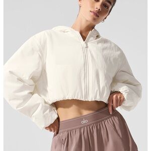 ALO Yoga NWT Cropped Mountain Fit Full Zip Hoodie – Ivory – Size M